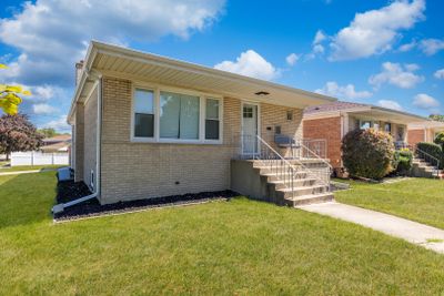 635 Manistee Avenue, House other with 3 bedrooms, 1 bathrooms and 2 parking in Calumet City IL | Image 3