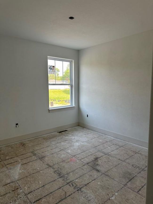 1039 Waterstone Ct, House other with 3 bedrooms, 2 bathrooms and null parking in Pewaukee WI | Image 7