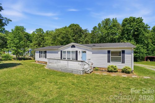8755 Carroll St, Hickory, NC, 28601-7197 | Card Image