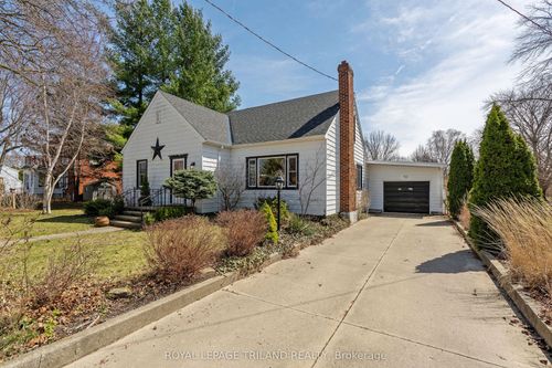 192 Queen St, Rodney, ON, N0L2C0 | Card Image