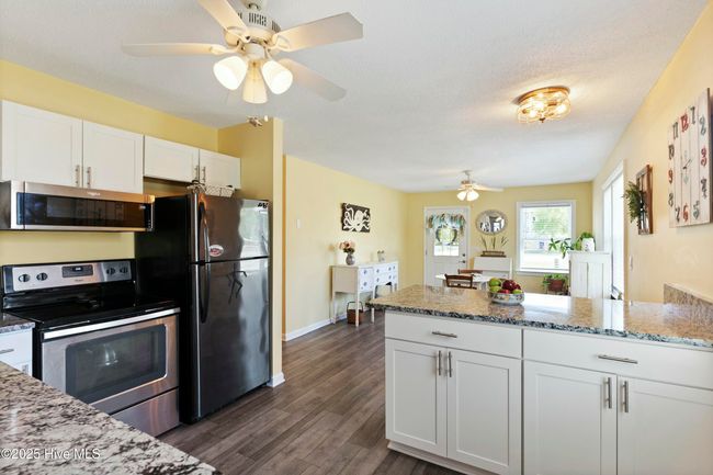 802 E Oak Island Dr, House other with 3 bedrooms, 2 bathrooms and null parking in Oak Island NC | Image 15