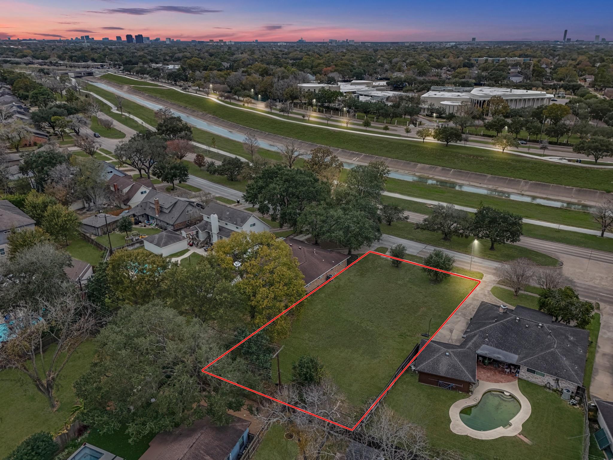 Land in Houston 4