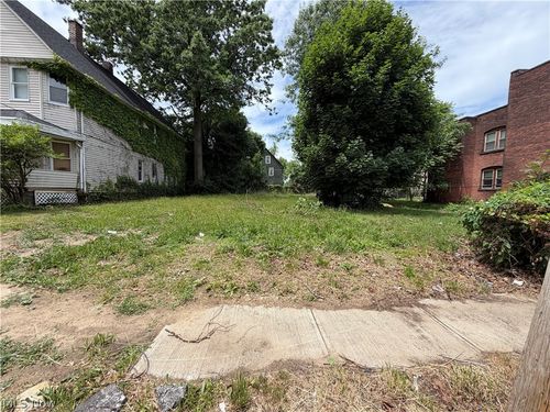 1308 E 85th St, Cleveland, OH, 44106-1002 | Card Image