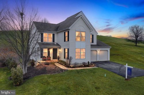 504 Milhouse Way, CHESTER SPRINGS, PA, 19425-2122 | Card Image