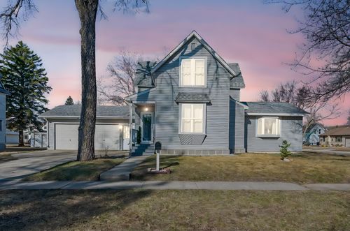 1452 5th Ave, Windom, MN, 56101-1430 | Card Image