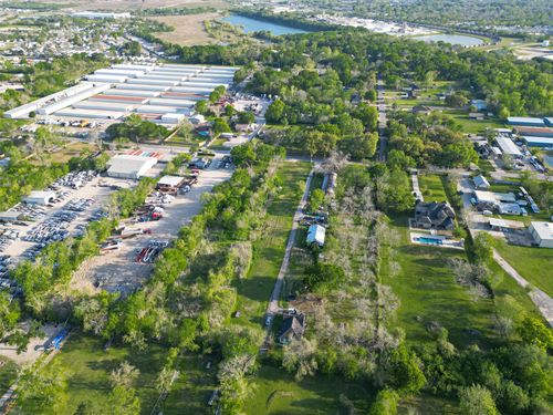 721 Crenshaw Rd, Pasadena, TX, 77504-3733 | Card Image