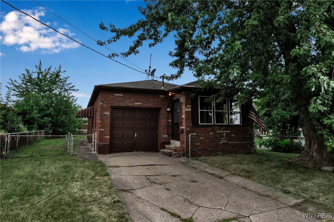 Packard Rd, Niagara Falls, NY 14303