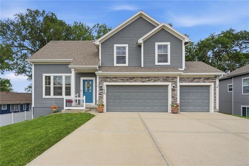 11450 Yecker Ave, Kansas City, KS, 66109-5029 | Card Image