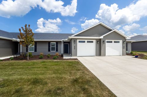 447 N 4th Ave, Eldridge, IA, 52748-1198 | Card Image