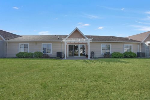 unit-214-4305 Autumn Ridge Rd, Cedar Falls, IA, 50613-8914 | Card Image
