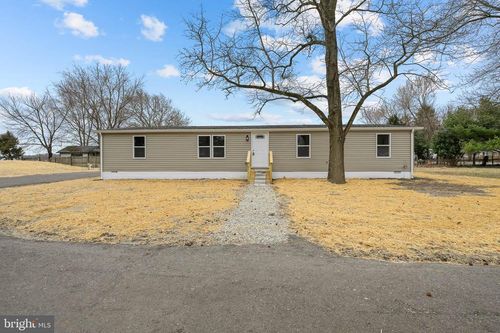 2046 Downs Chapel Rd, CLAYTON, DE, 19938-2009 | Card Image