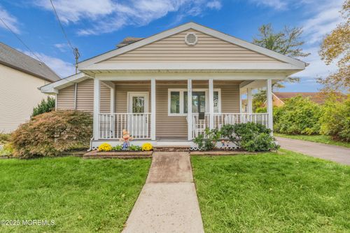 13 Lasatta Ave, Englishtown, NJ, 07726-1604 | Card Image