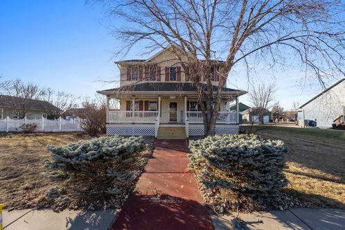 513 N Morning Rain Ave, Brandon, SD, 57005-2507 | Card Image