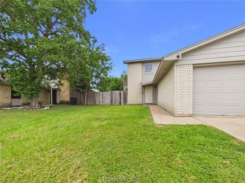 1417 Hawk Tree Dr, College Station, TX, 77845-5253 | Card Image