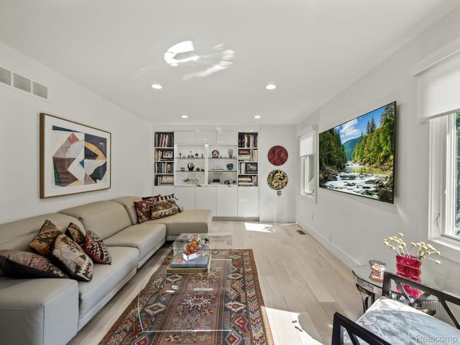 6-web-or-mls-P2199443.jpg | Image 4