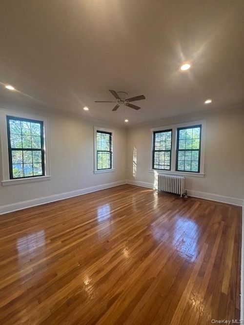 2c-28 W Neck Rd, Huntington, NY, 11743-2659 | Card Image