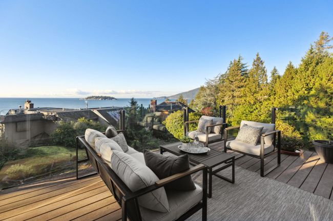 6022 Glenwynd Place, House other with 4 bedrooms, 3 bathrooms and 5 parking in West Vancouver BC | Image 1