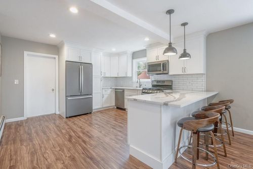 48 Lincoln Pl, Ossining, NY, 10562-5203 | Card Image