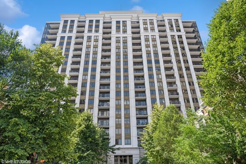 g-8-1322 S Prairie Ave, Chicago, IL, 60605-3496 | Card Image