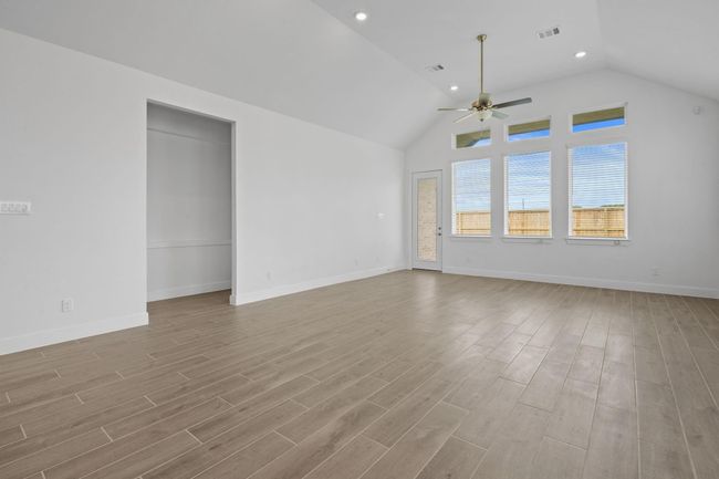 209 Black Cypress Trail, House other with 4 bedrooms, 3 bathrooms and 2 parking in Hockley TX | Image 5
