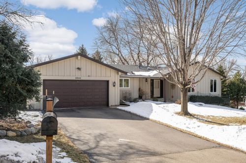 9845 Colorado Cir, Bloomington, MN, 55438-1738 | Card Image
