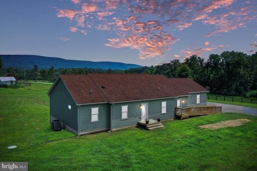 470 Frys Ln, CHARLES TOWN, WV, 25414-5717 | Card Image
