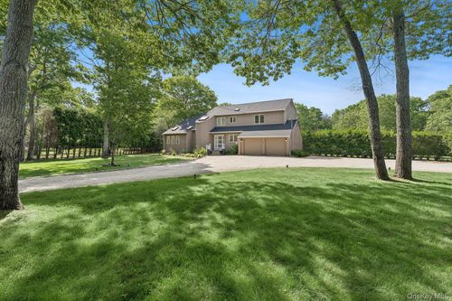 133 Old Country Rd, East Quogue, NY, 11942-3805 | Card Image