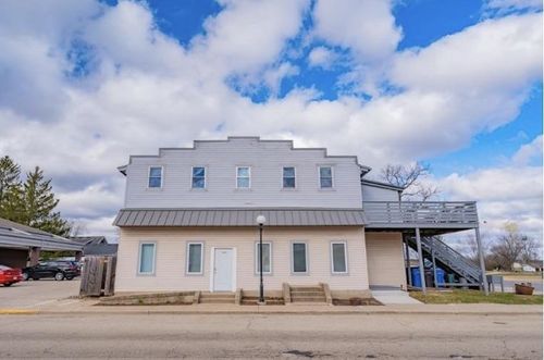 1010 Mills St, BLACK EARTH, WI, 53515-9418 | Card Image