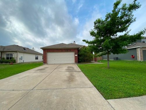 207 Brown St, Hutto, TX, 78634-3284 | Card Image