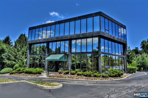 545 Island Rd, Ramsey, NJ, 07446-2813 | Card Image