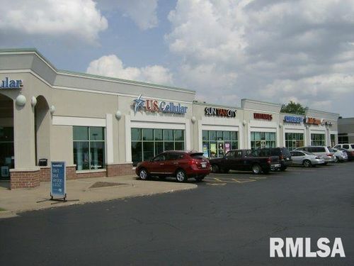 2910 E 53rd St, Davenport, IA, 52807-3011 | Card Image