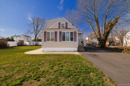 lower-1558 9th Street, West Babylon, NY, 11704 | Card Image