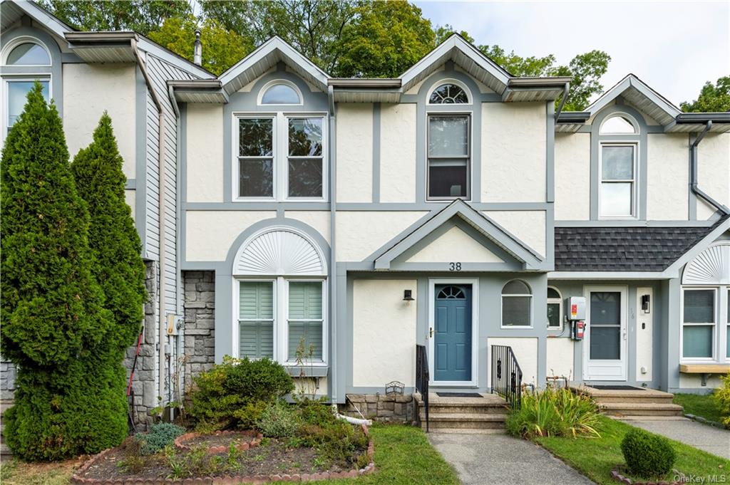 Angela Ct, Beacon, NY 12508