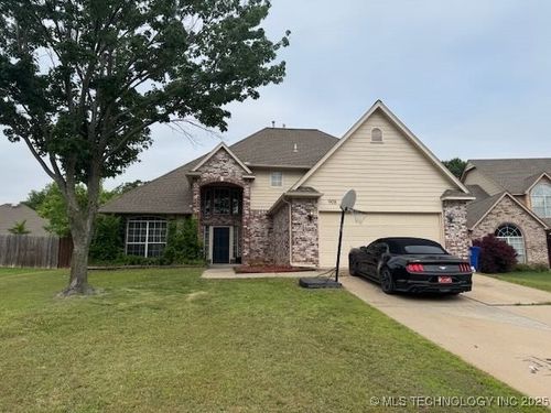 908 Umbrella Cir, Broken Arrow, OK, 74012-4554 | Card Image