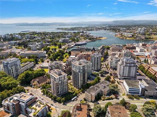 2001-751 Fairfield Rd, Victoria, BC, V8W4A4 | Card Image