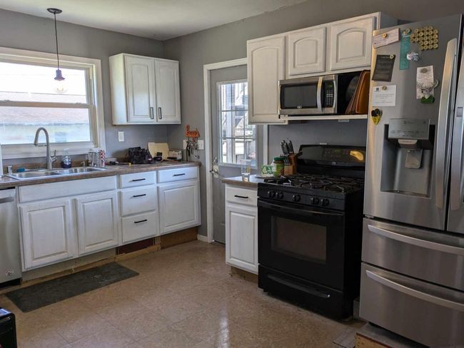 206 E Clark St, House other with 3 bedrooms, 1 bathrooms and null parking in Calmar IA | Image 5