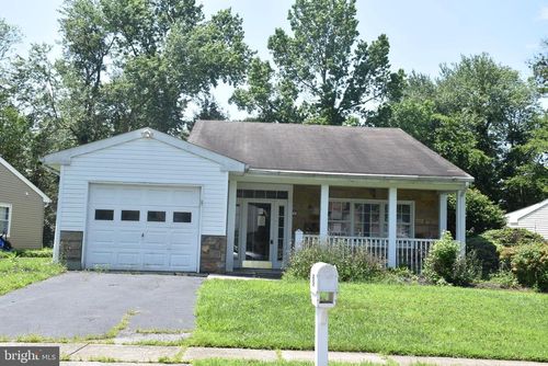 52 Sherwood Pl, Southampton, NJ, 08088-1142 | Card Image