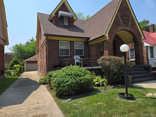 8301 Northlawn St, Detroit, MI, 48204-3290 | Card Image