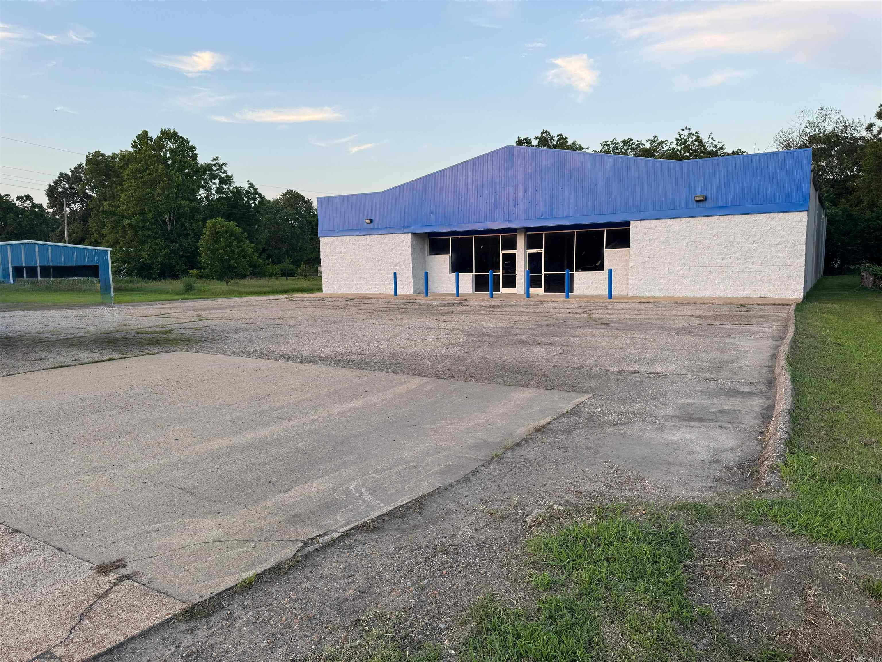 Commercial Sale in Brinkley 4
