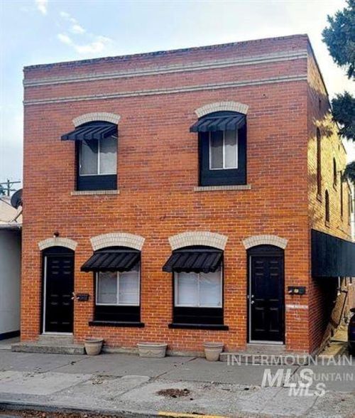 339 Idaho St, Gooding, ID, 83330-1043 | Card Image