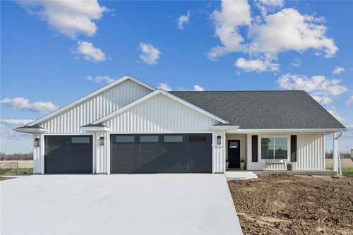 247 Hackberry Dr, Palo, IA, 52324-1001 | Card Image