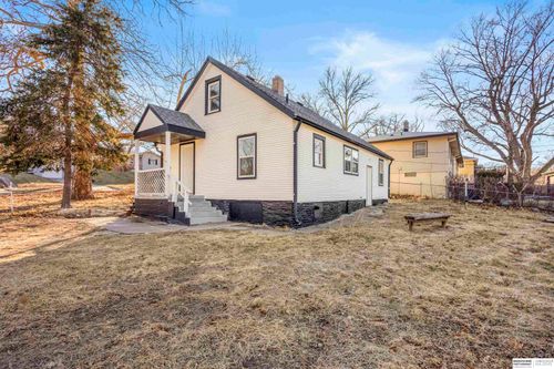 4502 Spring St, Omaha, NE, 68106-3940 | Card Image