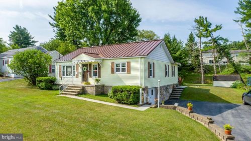 1021 E High St, OAKLAND, MD, 21550-1701 | Card Image