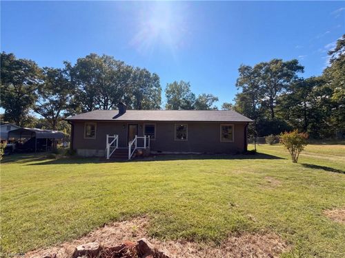 231 Oakgrove Rd, Asheboro, NC, 27205-6037 | Card Image
