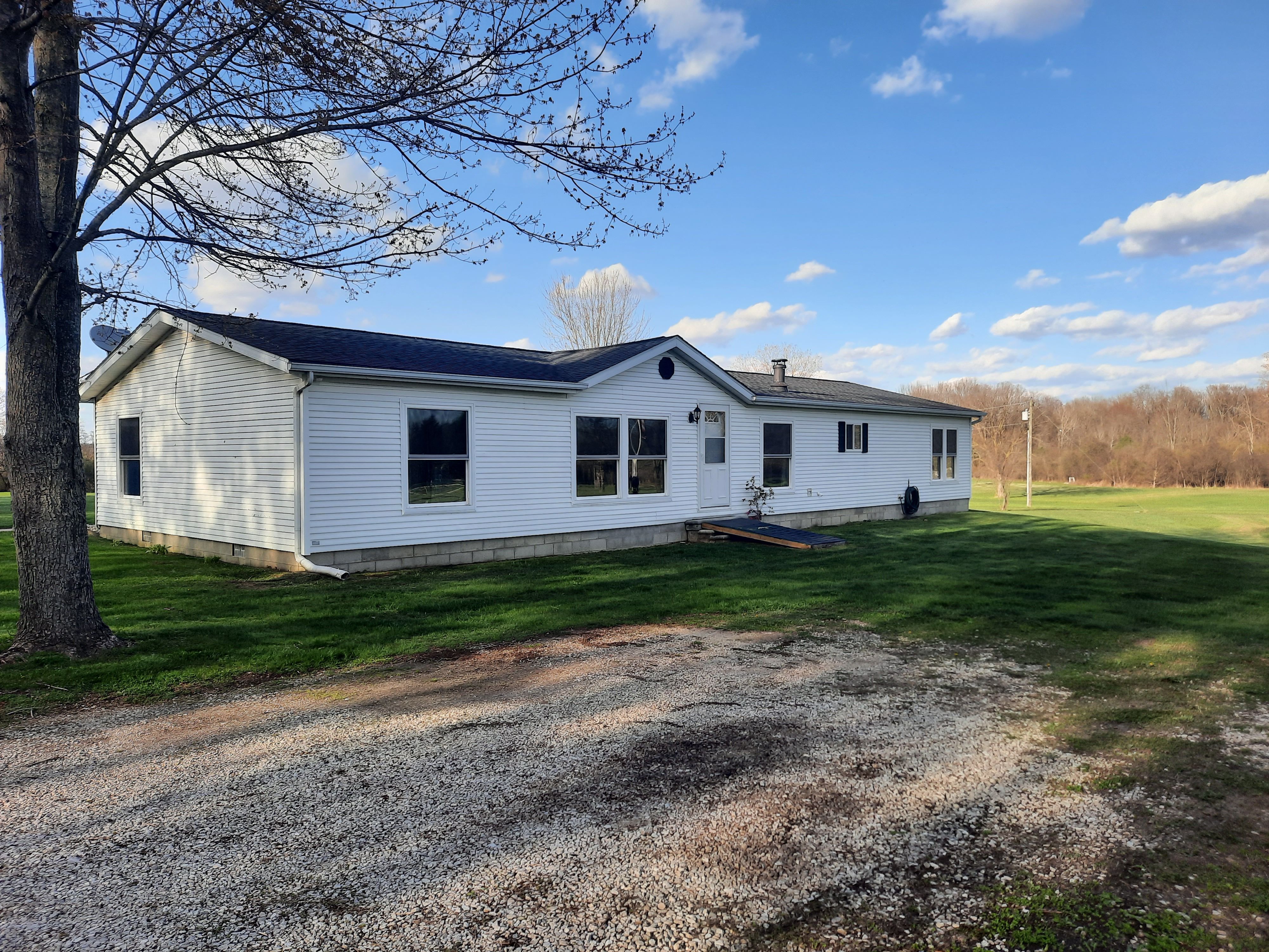 Pine Knoll Ln, Mussey, MI 48014