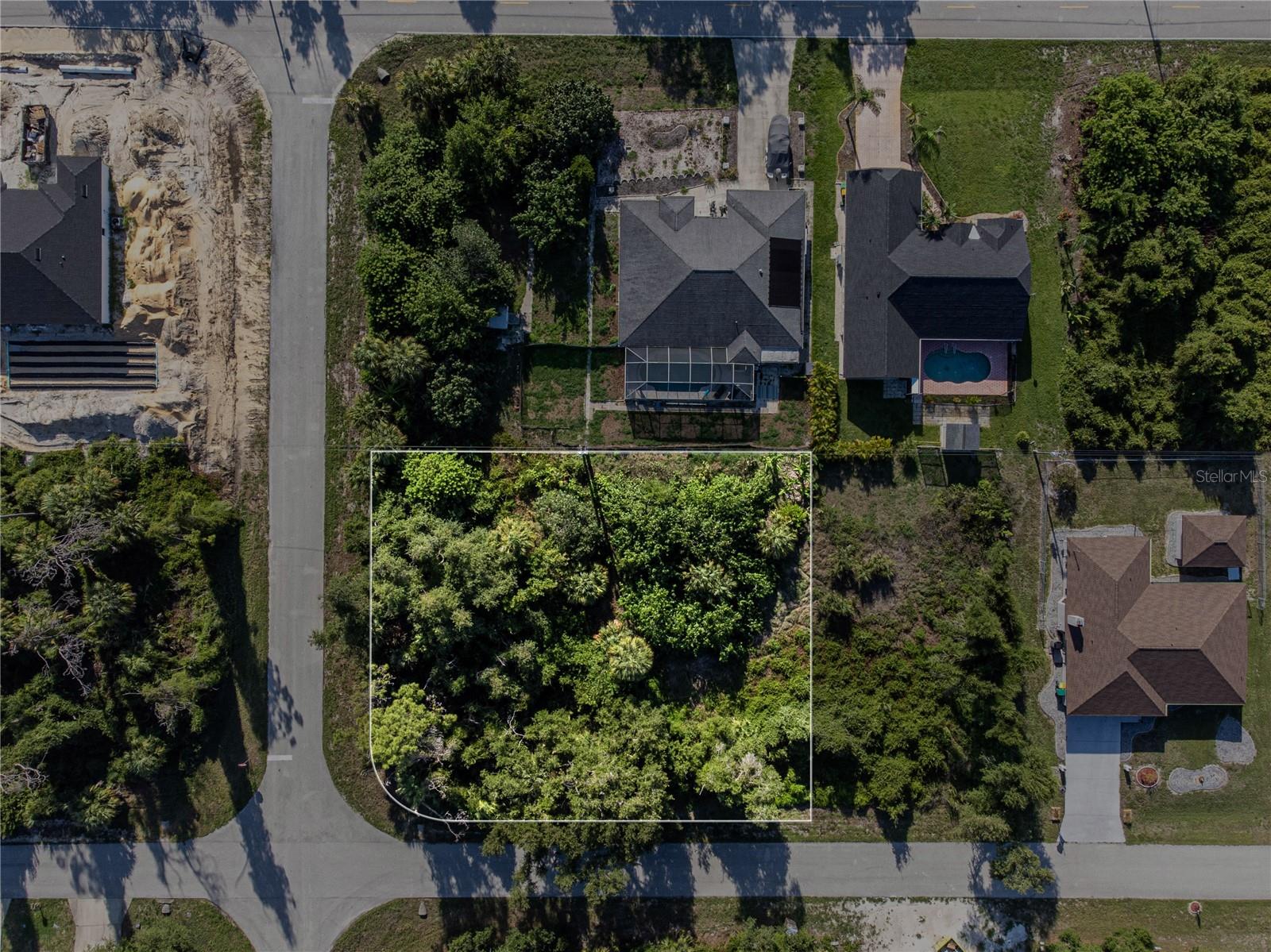 Land in PORT CHARLOTTE 2