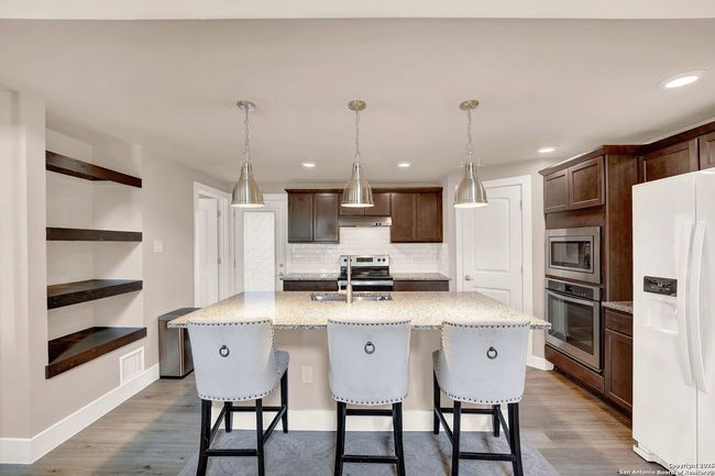 3363 English Crossing Rd, House other with 3 bedrooms, 4 bathrooms and null parking in Bandera TX | Image 13