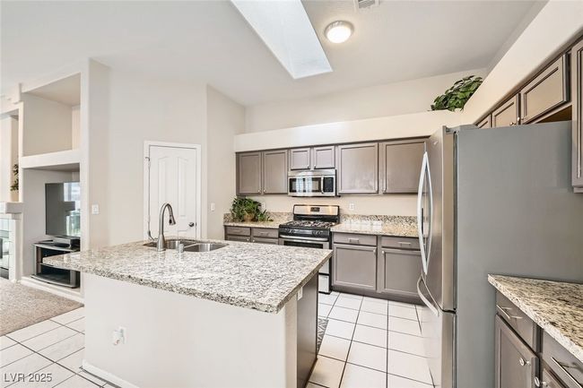 417 Carlton Kay Pl, House other with 3 bedrooms, 2 bathrooms and null parking in Las Vegas NV | Image 6