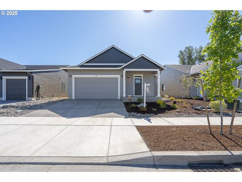718 Tigerlily St, Silverton, OR, 97381 | Card Image