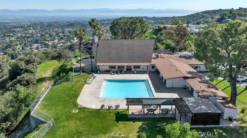 171 Comanche, Topanga, CA, 90290-4427 | Card Image